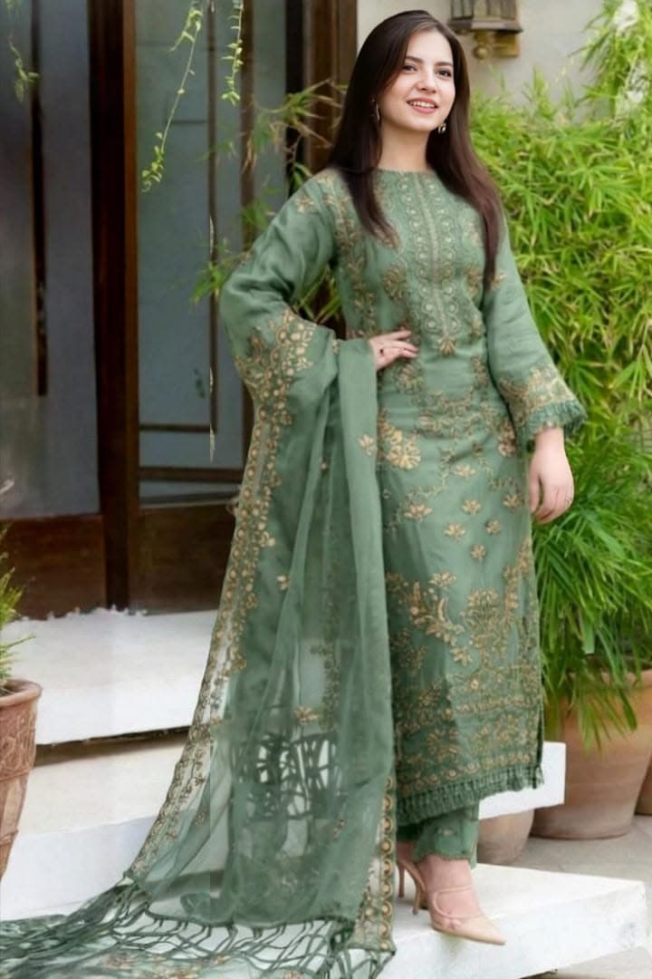 Mehroo Lawn Luxury Lawn Suit - Handcrafted Pakistani Embroidered Dress