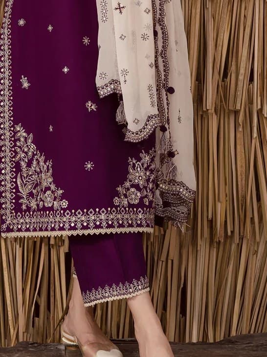 Falak Lawn Luxury Lawn Suit thumbnail 3