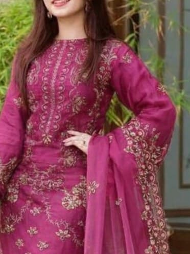 Gulrang Lawn Luxury Lawn Suit thumbnail 2