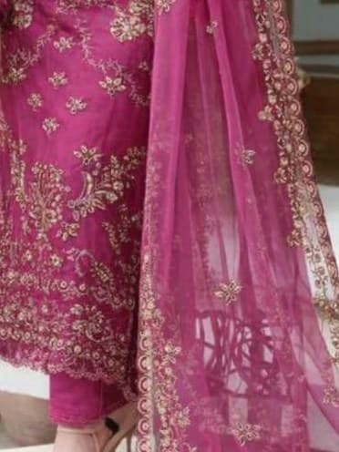 Gulrang Lawn Luxury Lawn Suit thumbnail 3