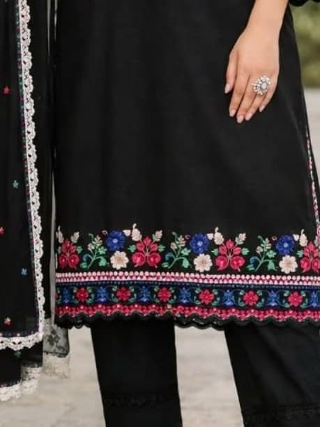 Mahnaz Handcrafted Suit thumbnail 3