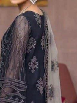 Mahnoor Lawn Embroidered Lawn Suit thumbnail 2