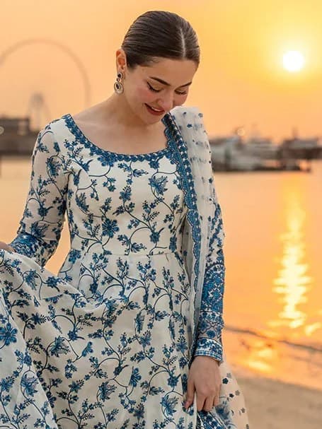 Tabeer Rosewood Lawn Embroidered Lawn Suit thumbnail 2