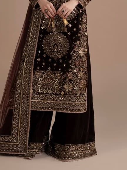 Zunaira Embroidered Party Dress thumbnail 3